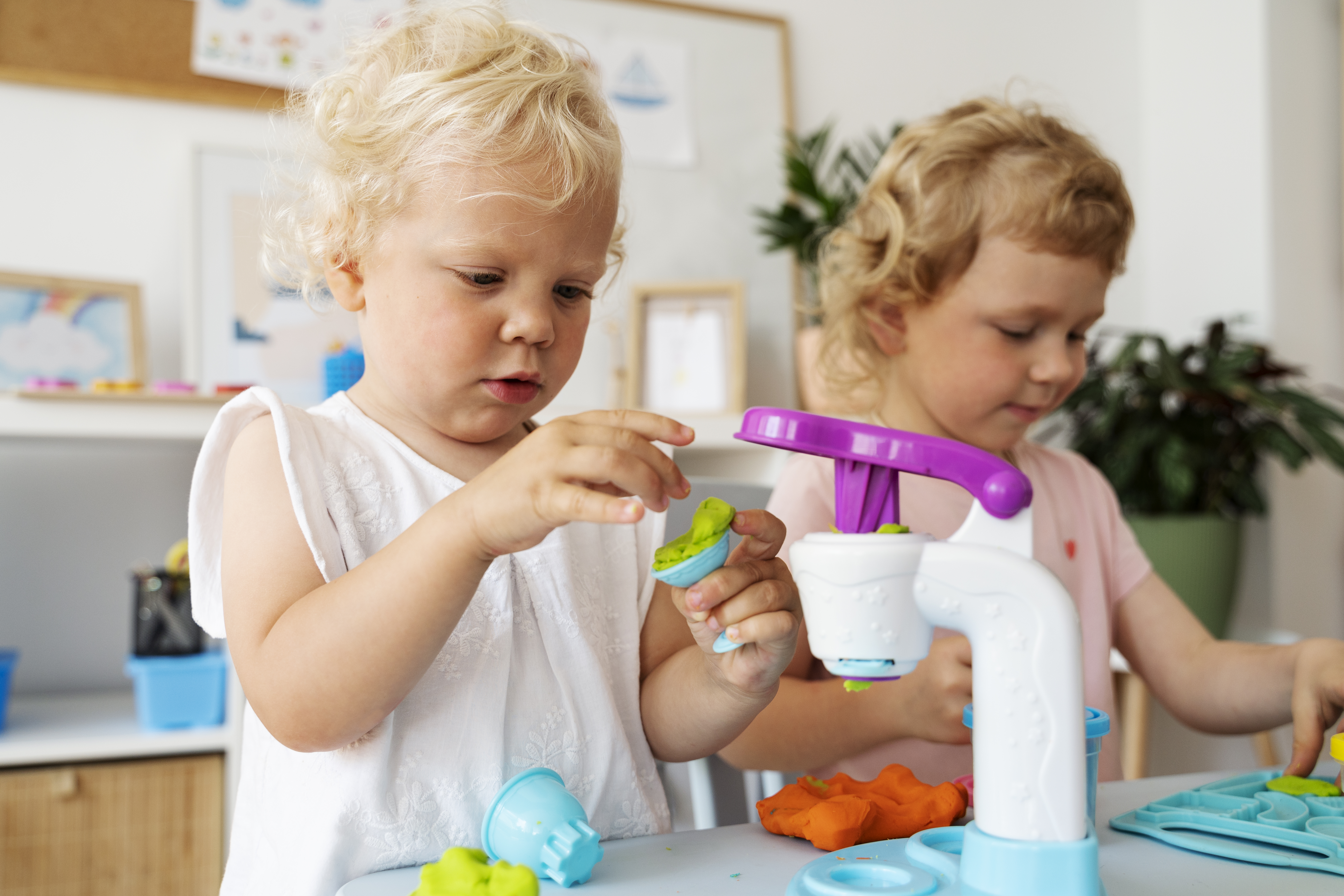 Imaginative play toys for preschoolers